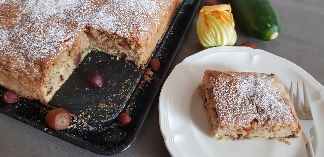 Zucchini Nuss Kuchen